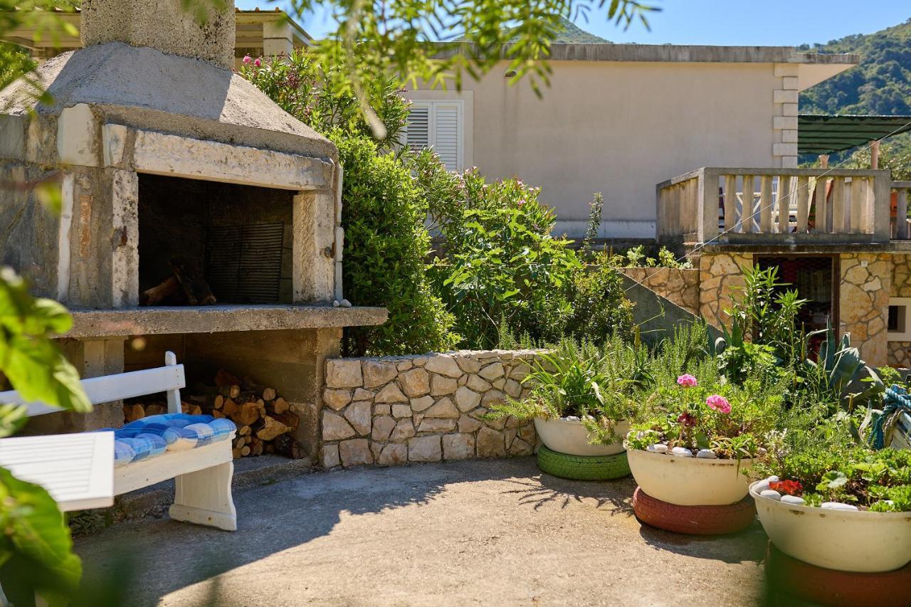 Studio Dolores-Apartment By The Sea Maranovići 외부 사진